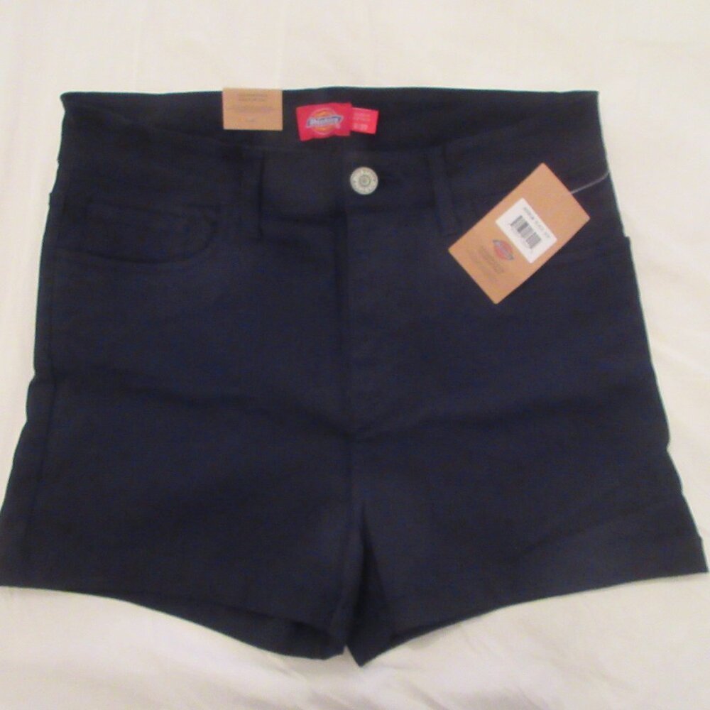 NWT Dickies Junior's Black 5 Pocket Shorts.